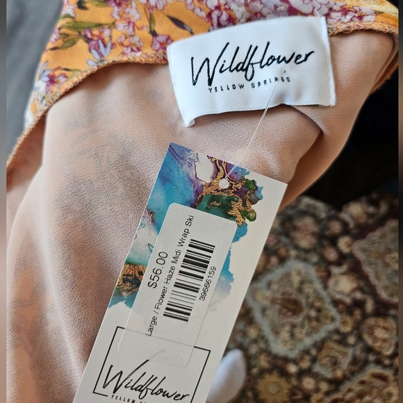 NWT floral wrap midi skirt - Picture 2 of 4